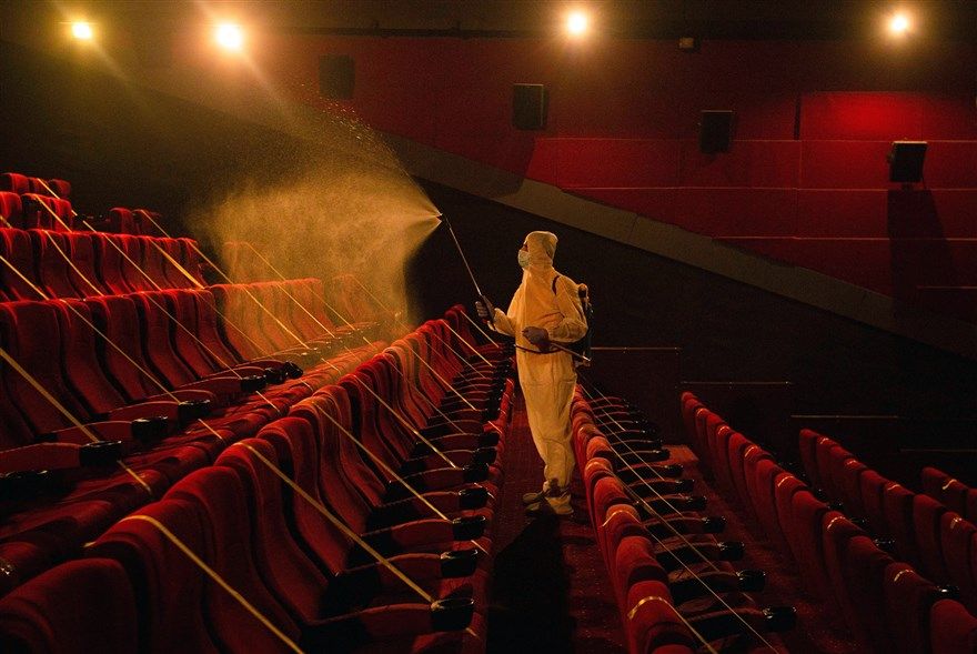 Ảnh ấn tượng tuần (12-18/10): Ngoạn mục giải cứu thủy thủ ở cảng Cửa Việt, khốc liệt xung đột Armenia-Azeibaijan và sôi sục bầu cử Mỹ Ảnh ấn tượng tuần (12-18/10): Ngoạn mục giải cứu thủy thủ ở cảng Cửa Việt; khốc liệt xung đột Armenia-Azerbaijan; sôi sục bầu cử Mỹ