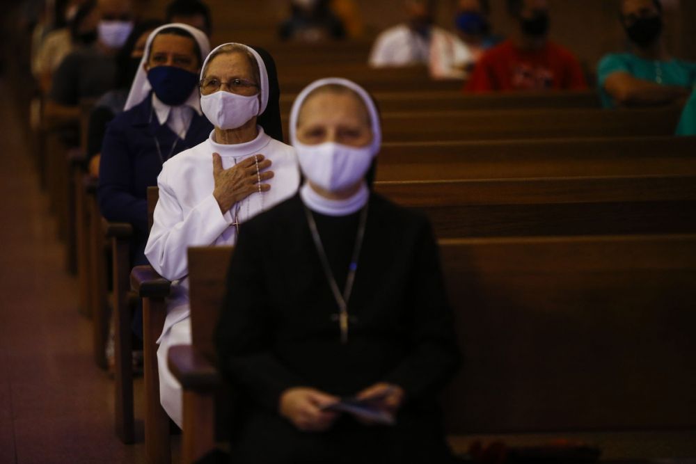 Ảnh ấn tượng tuần (12-18/10): Ngoạn mục giải cứu thủy thủ ở cảng Cửa Việt, khốc liệt xung đột Armenia-Azeibaijan và sôi sục bầu cử Mỹ Ảnh ấn tượng tuần (12-18/10): Ngoạn mục giải cứu thủy thủ ở cảng Cửa Việt; khốc liệt xung đột Armenia-Azerbaijan; sôi sục bầu cử Mỹ