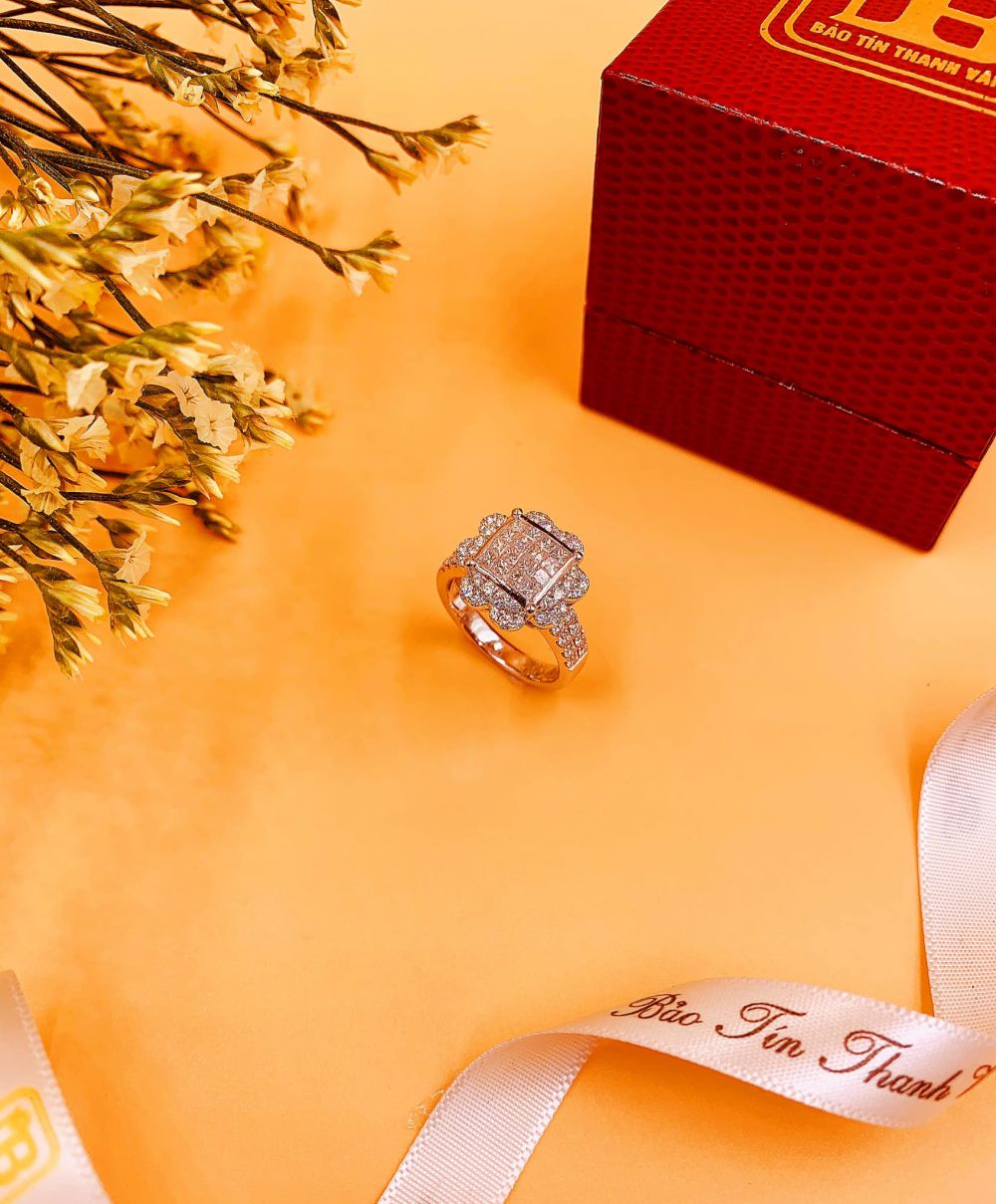 Mừng ngày 20/10, Bảo tín Thanh Vân giảm giá tới 25% cho trang sức, đá quý