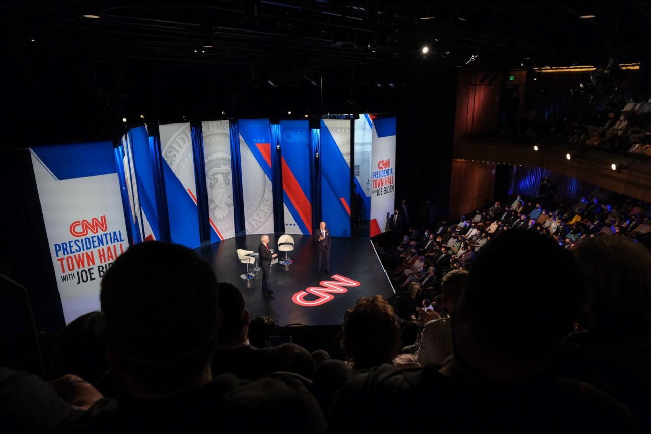 anh an tuong tuan 182410 nong chuyen ngaeu ve dong chay phuong bac 2 dieu ky dieu trong tai nan may bay o my va covid19