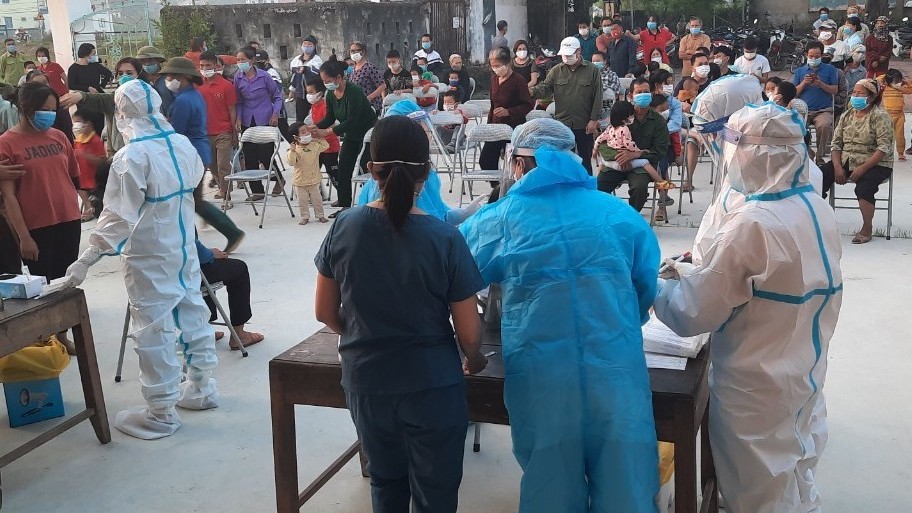 covid19 sang 2710 1 trieu nguoi co 9099 ca mac bac giang bat ngo xuat hien chum lay phuc tap quang nam tang nhanh f0 dong cua truong hoc