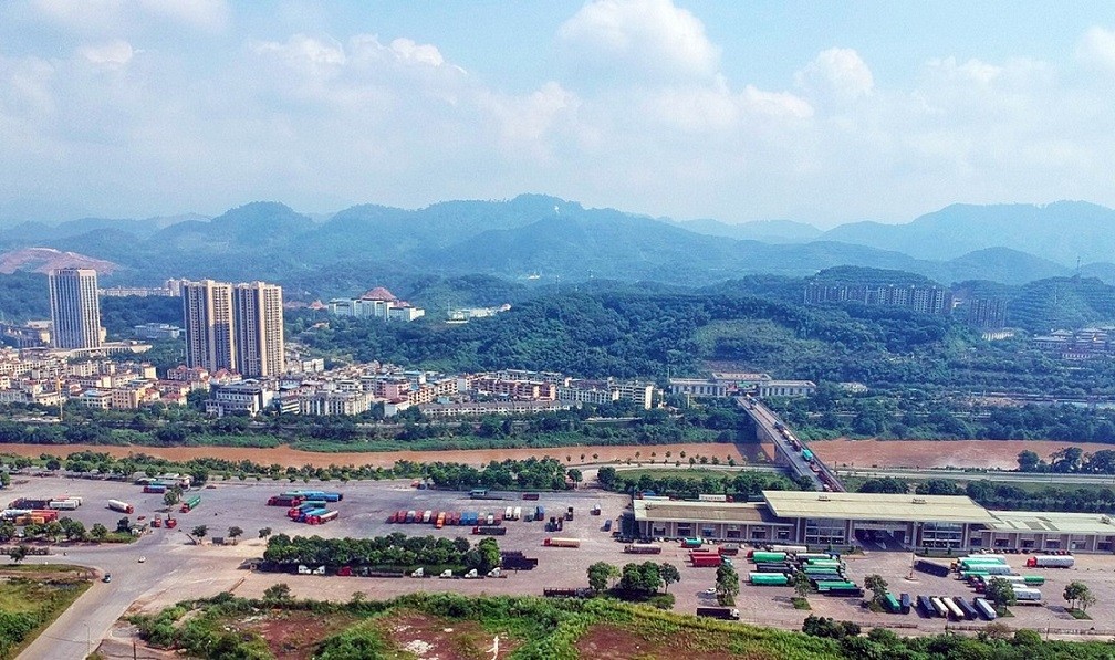 Toàn cảnh Cửa khẩu Quốc tế đường bộ số II Kim Thành. (Nguồn: Báo Lào Cai)