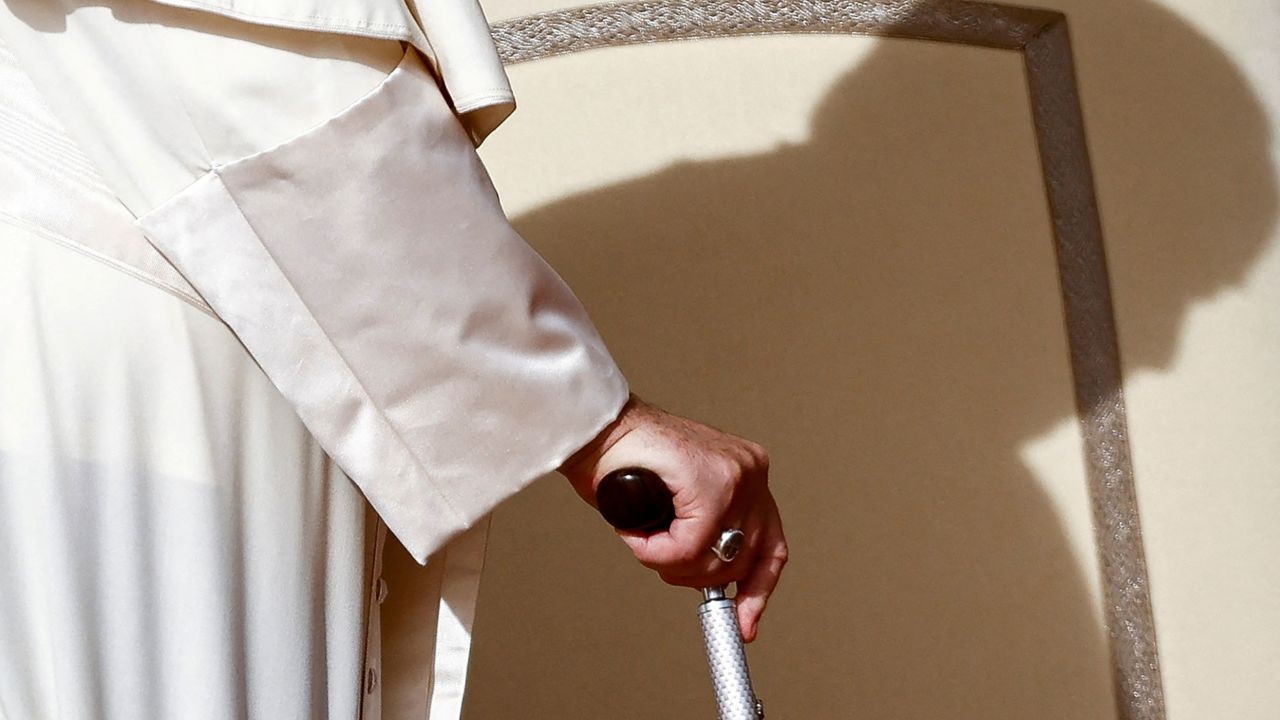 Ảnh ấn tượng tuần (26/9-2/10): Xung đột Nga-Ukraine, ‘sôi sục’ việc sáp nhập 4 vùng lãnh thổ và lệnh tổng động viên quân đội; Nord Stream bị phá hoại?