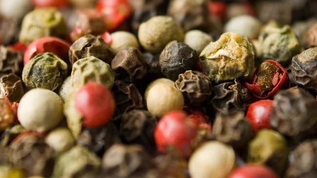 gia tieu hom nay 2282024 noi dai da tang xuat nhap khau tieu viet giam nguon cung khan hiem