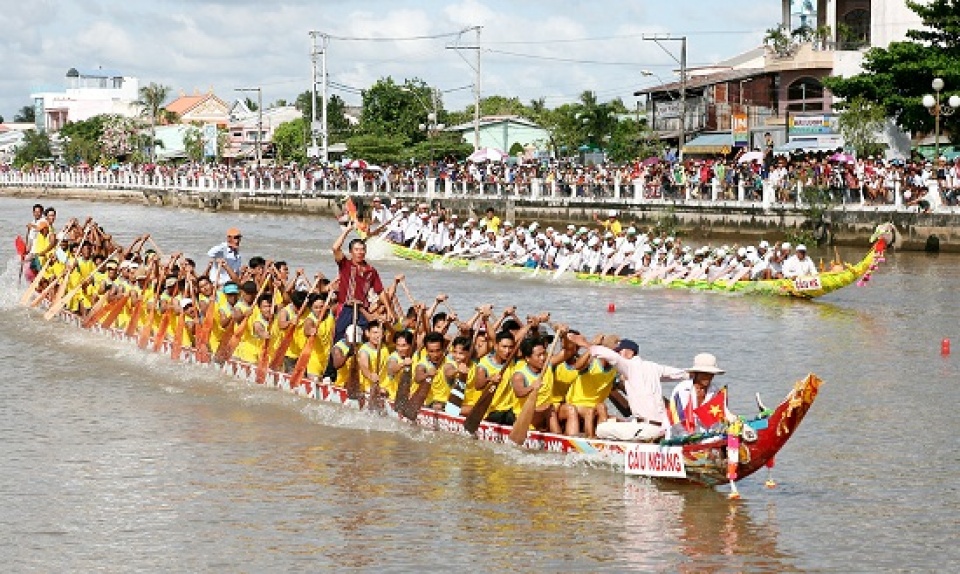 tung bung le hoi ok om bok cua dong bao khmer nam bo