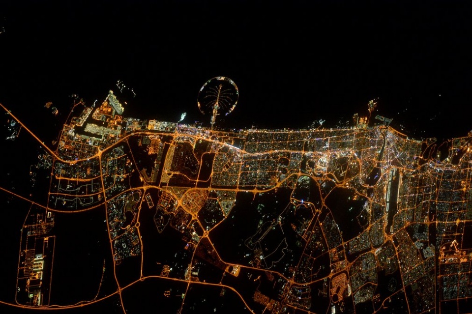 trai dat nhin tu tram vu tru quoc te iss