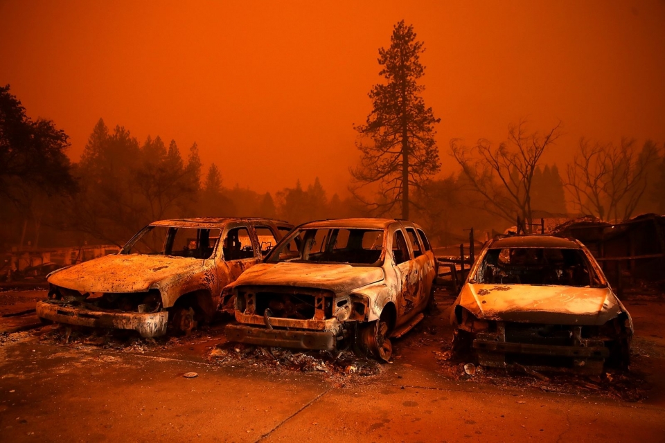 my hinh anh bao lua gian giu can quet bang california