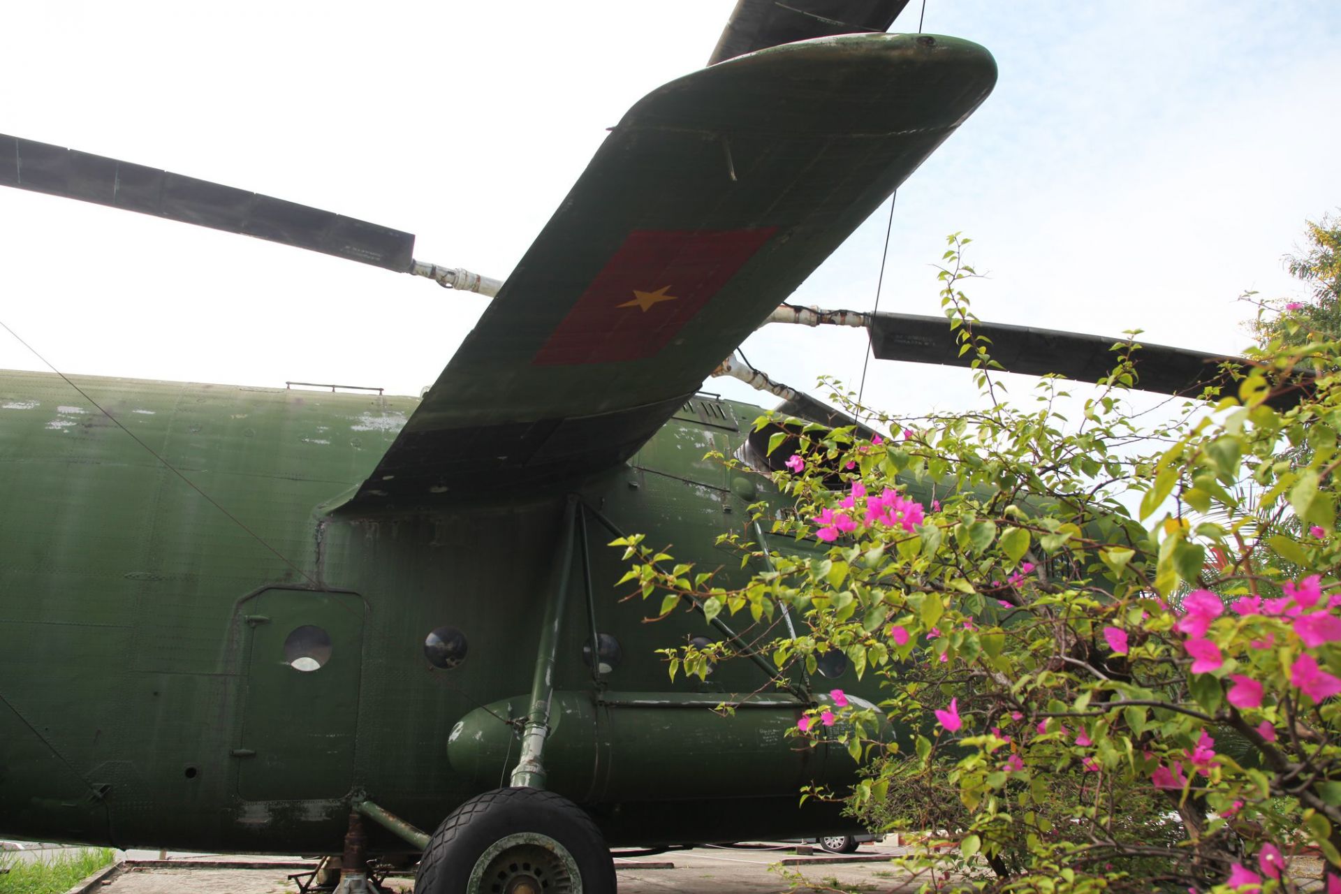 can canh truc thang khong lo huyen thoai cua khong quan viet nam