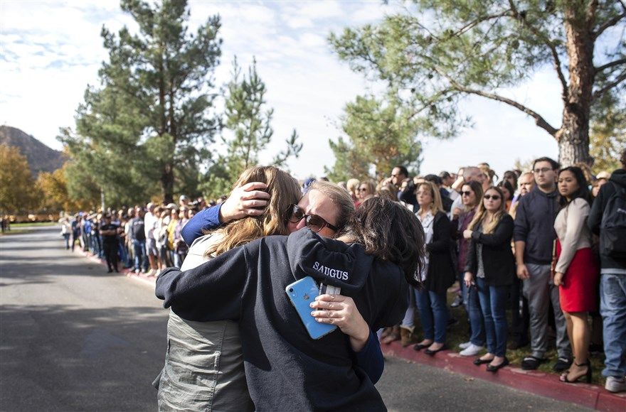 anh an tuong trong tuan 11 1811 nguoi kurd noi gian va lo hong o buc tuong berlin