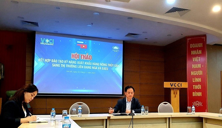 ông Nguyễn Tuấn Hải, Trưởng Ban thuộc Ban Quan hệ Quốc tế, VCCI chủ trì hội thảo tại đầu cầu VCCI. (Ảnh: Minh Châu)