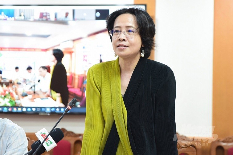 Bà Nguyễn Lan Hương - Chủ tịch HĐQT Công ty cổ phần nông nghiệp quốc tế Hoa Việt phát biểu tại diễn đàn. (Nguồn: NN)