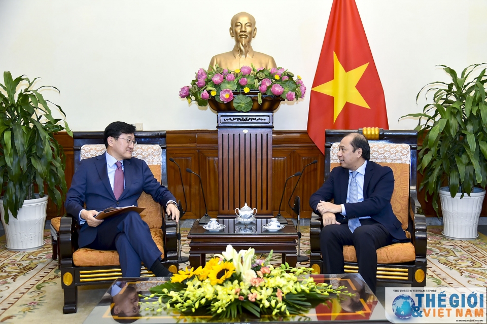 pho thu tuong pham binh minh tiep thu truong han quoc yoon soon gu