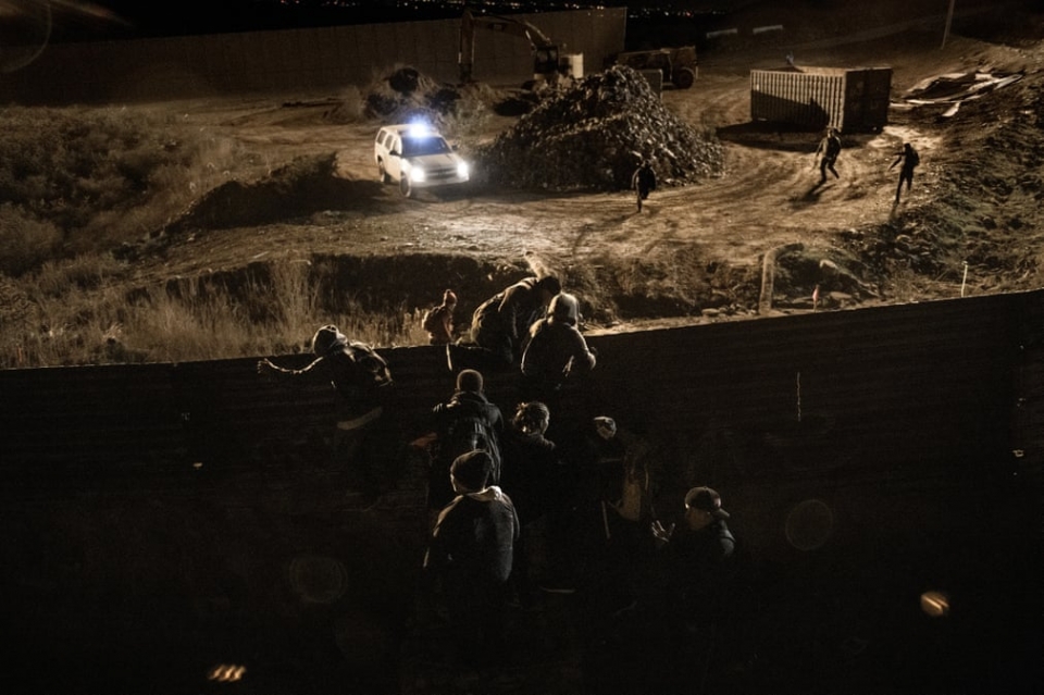 dac vu my xit hoi cay vao dam dong nguoi di cu o bien gioi mexico