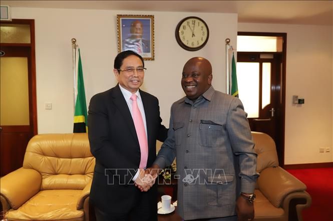 truong ban to chuc trung uong pham minh chinh tham lam viec tai tanzania