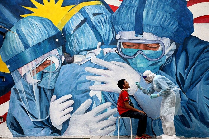 Ảnh ấn tượng tuần (7-13/12): Phút tinh nghịch của Tổng thống Venezuela, ông Joe Biden tuyên chiến với Covid-19 và cuộc sống yên bình tại Vũ Hán Ảnh ấn tượng tuần (7-13/12): Tổng thống Venezuela trêu chọc phóng viên, ông Joe Biden tuyên chiến với Covid-19 và cuộc sống ở Vũ Hán