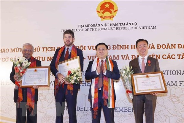 Chủ tịch Quốc hội Vương Đình Huệ gặp gỡ lãnh đạo các Hội hữu nghị Ấn Độ-Việt Nam