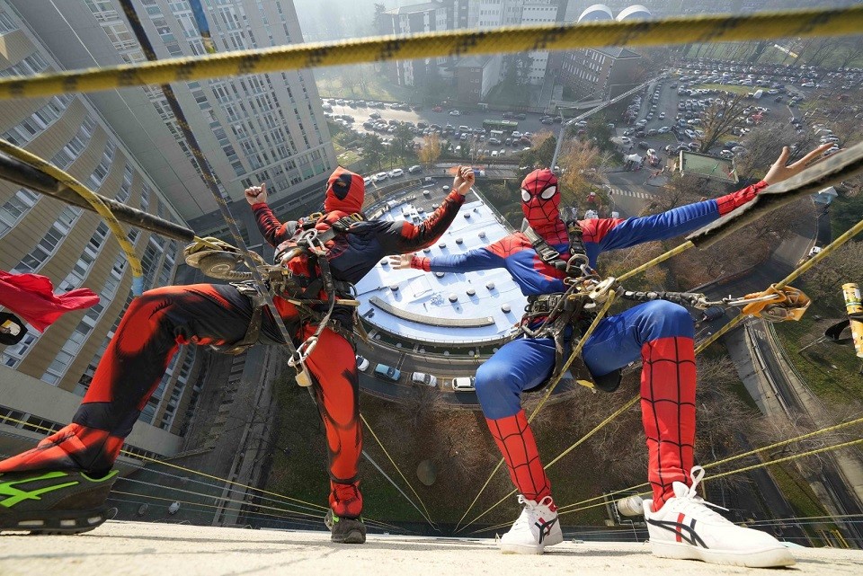 Ảnh ấn tượng tuần 13-19/12: Thượng đỉnh Nga-Trung Quốc bàn tất cả vấn đề cấp bách, Dòng chảy phương Bắc 2 làm nóng cuộc gặp Đức-Ba Lan và Covid-19