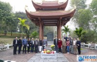 Đoàn công tác Bộ Ngoại giao về nguồn, trao quà ở Tuyên Quang