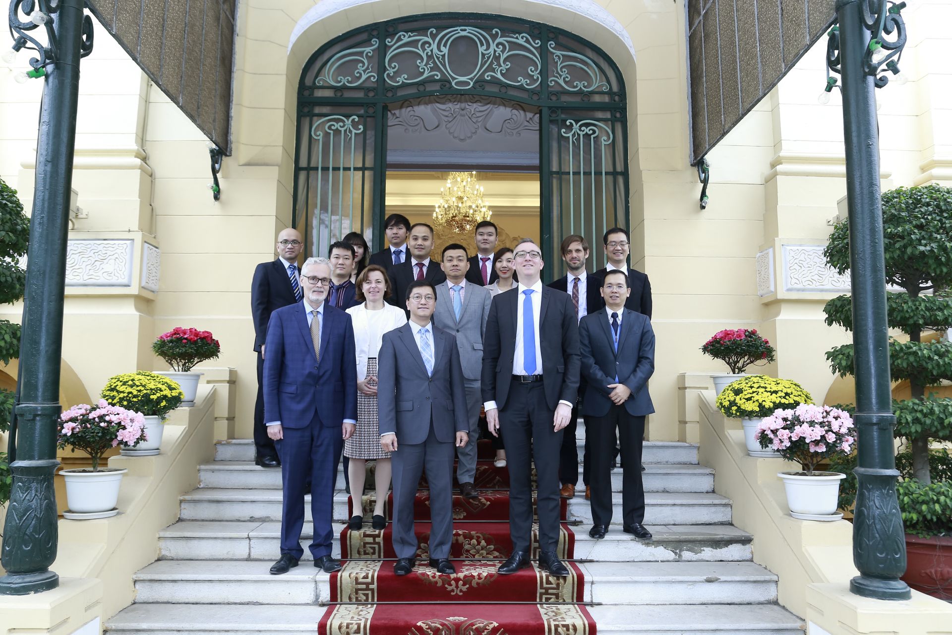 Thứ trưởng Ngoại giao Nguyễn Minh Vũ tiếp Trưởng Ban Chính sách đối ngoại Bộ Ngoại giao Đức thu truong ngoai giao nguyen minh vu tiep truong ban chinh sach doi ngoai bo ngoai giao duc