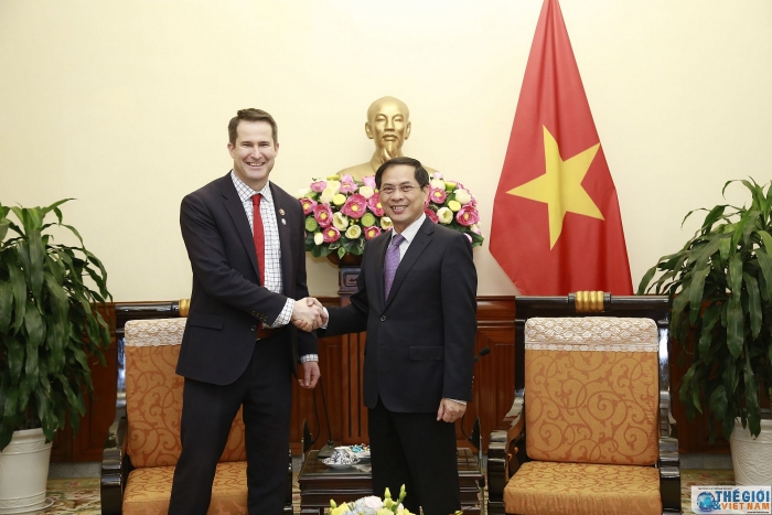 Thứ trưởng Thường trực Bùi Thanh Sơn tiếp đoàn Hạ nghị sỹ Mỹ thu truong thuong truc bo ngoai giao bui thanh son tiep doan ha nghi sy my