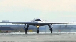 Nga sắp thử nghiệm mẫu máy bay không người lái Okhotnik lắp vòi phun phẳng
