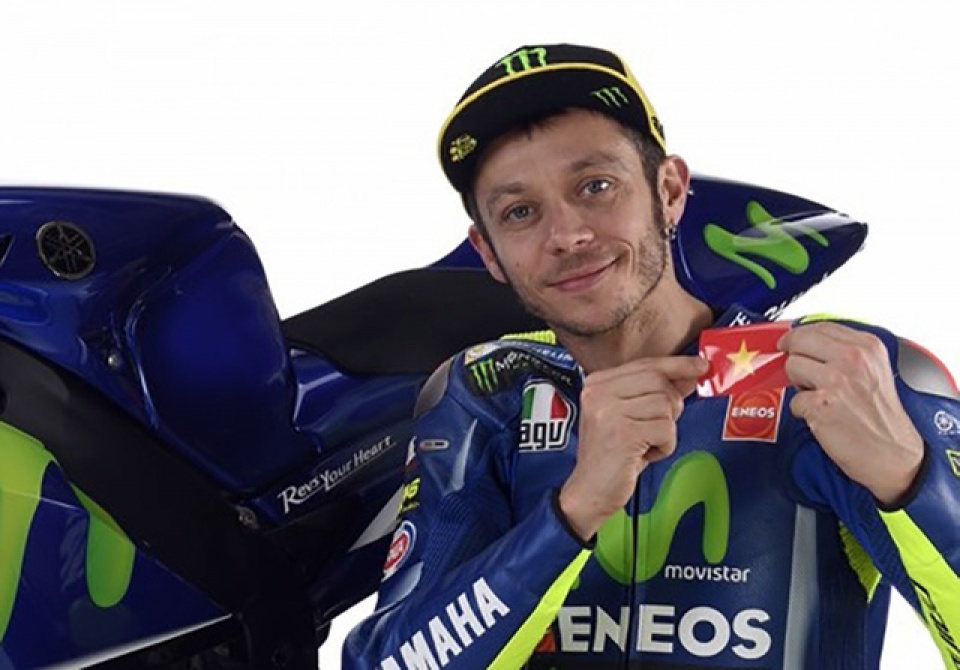 Cờ Việt Nam lần đầu xuất hiện trên trường đua MotoGP thế giới co viet nam lan dau xuat hien tren truong dua motogp the gioi