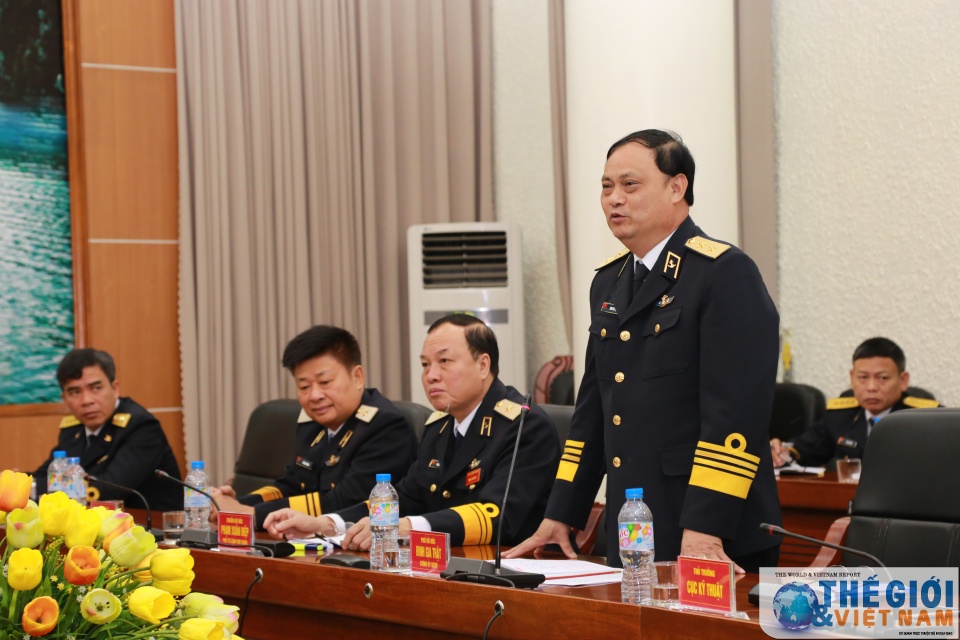 bo ngoai giao dang uy ngoai nuoc tham lam viec voi bo tu lenh hai quan