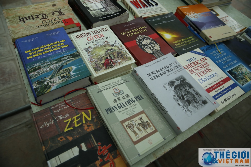 cung ghe tham hoi cho sach cu ha noi 2017