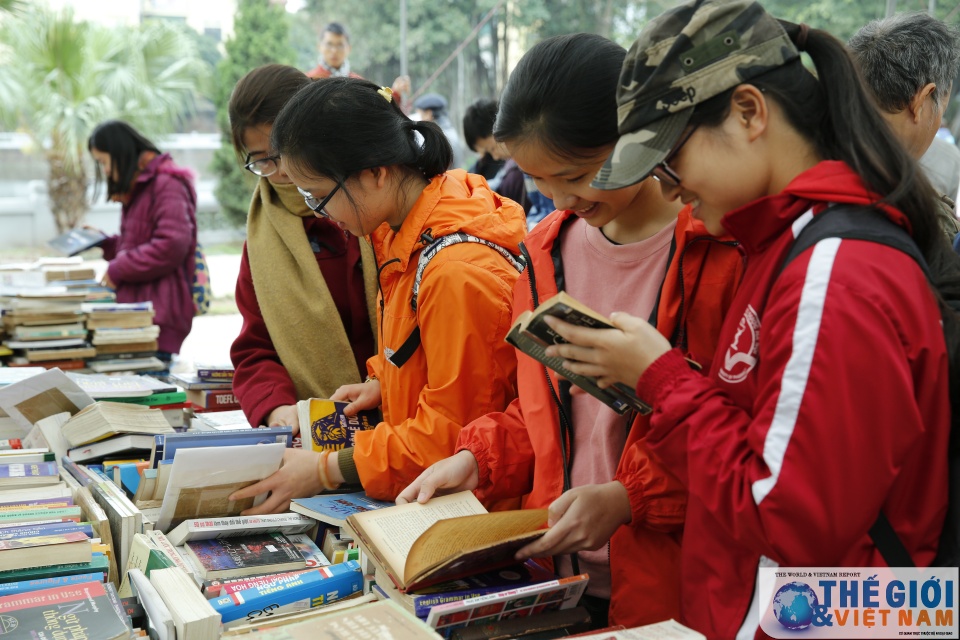cung ghe tham hoi cho sach cu ha noi 2017