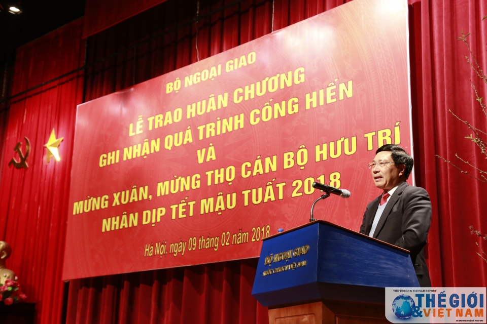 mung tho mung xuan voi cac can bo ngoai giao lao thanh ngoai giao