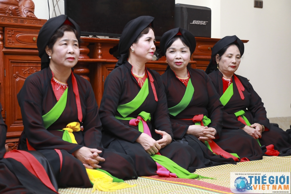 doc dao phong tuc hat canh o lang quan ho