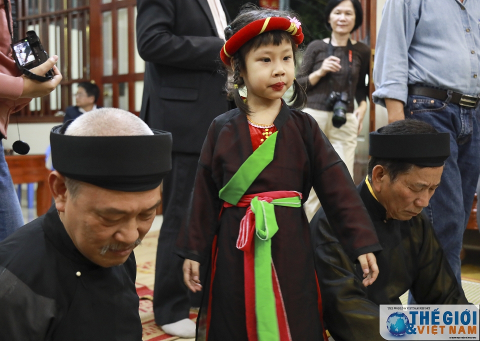 doc dao phong tuc hat canh o lang quan ho