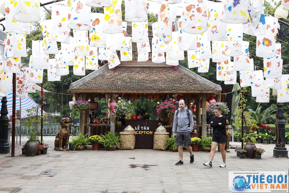 mua xuan cung nhau di hoi sach