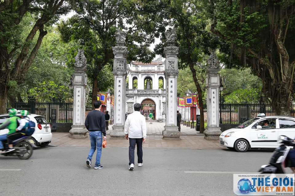 mua xuan cung nhau di hoi sach