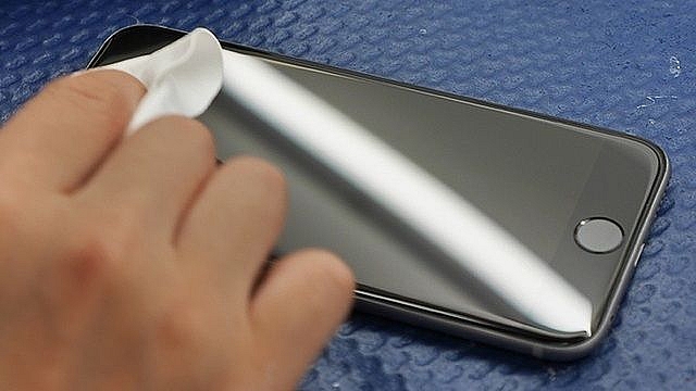 phong chong lay lan virus corona ve sinh dien thoai hieu qua hon deo khau trang