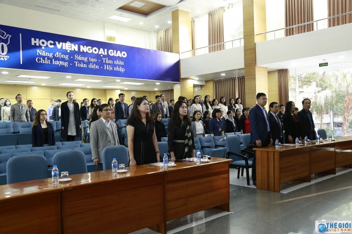 bo ngoai giao khai mac ky thi nang ngach len chuyen vien chinh