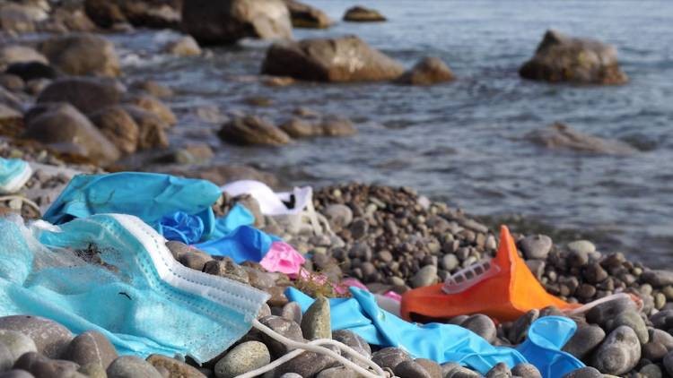 Khẩu trang chống COVID-19 bị coi là bom độc hại