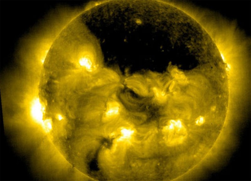 phat hien lo hong tren be mat mat troi