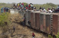 mexico dau sung giua canh sat va toi pham 19 nguoi thiet mang