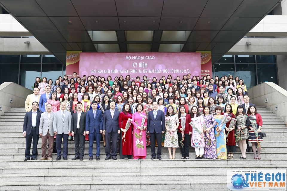 nganh ngoai giao tung bung ky niem ngay 83