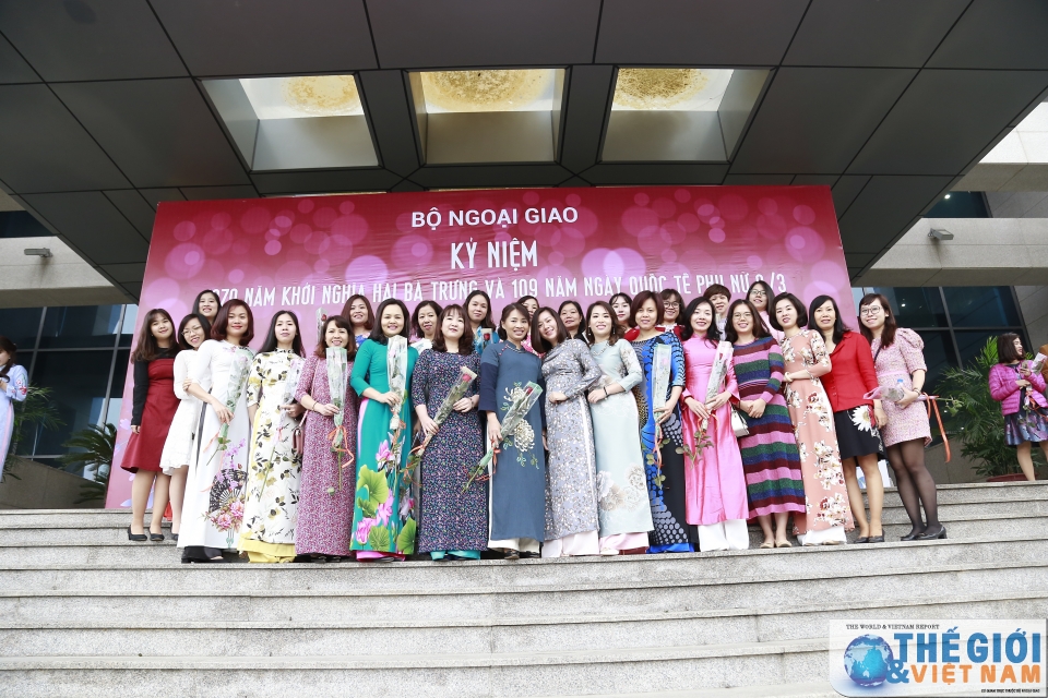 nganh ngoai giao tung bung ky niem ngay 83