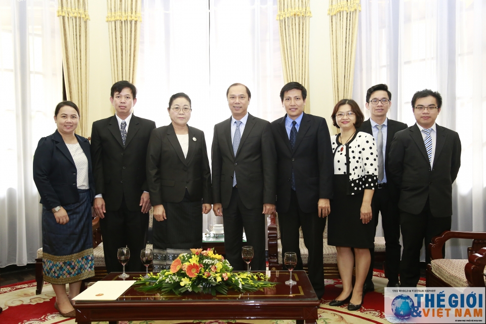 trao giay chap nhan lanh su cho tong lanh su lao tai thanh pho ho chi minh phimpha keomixay