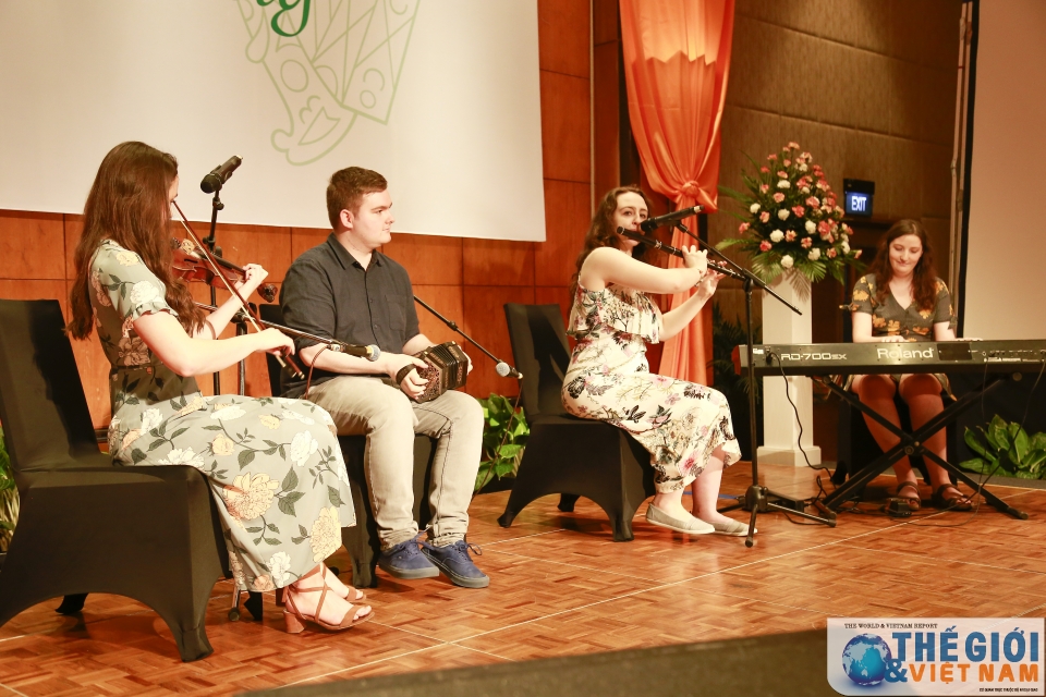 tiec chieu dai nhan ky niem quoc khanh cong hoa ireland