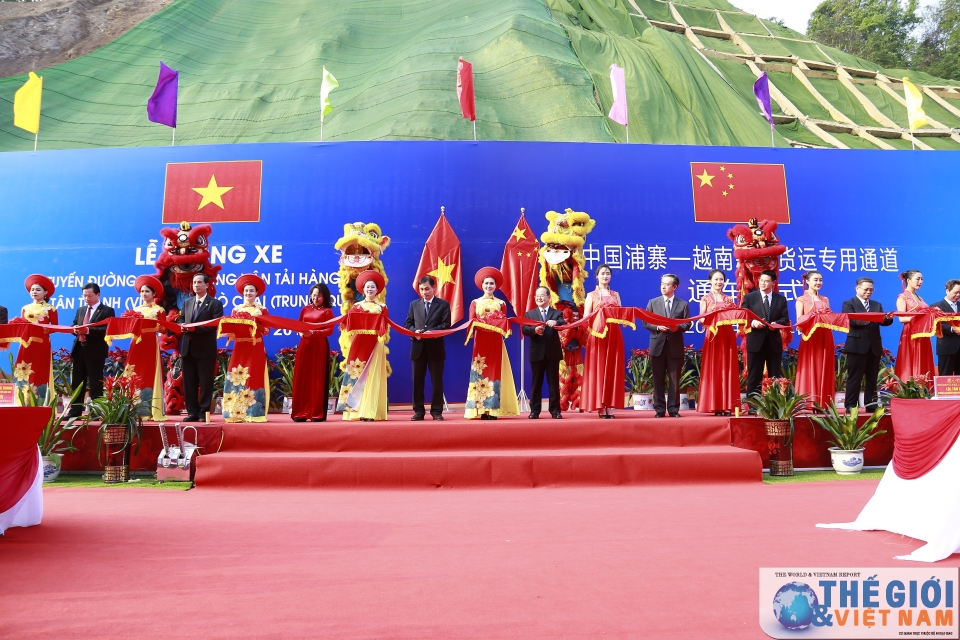 thong xe duong chuyen dung van tai hang hoa cua khau tan thanh viet nam po chai trung quoc