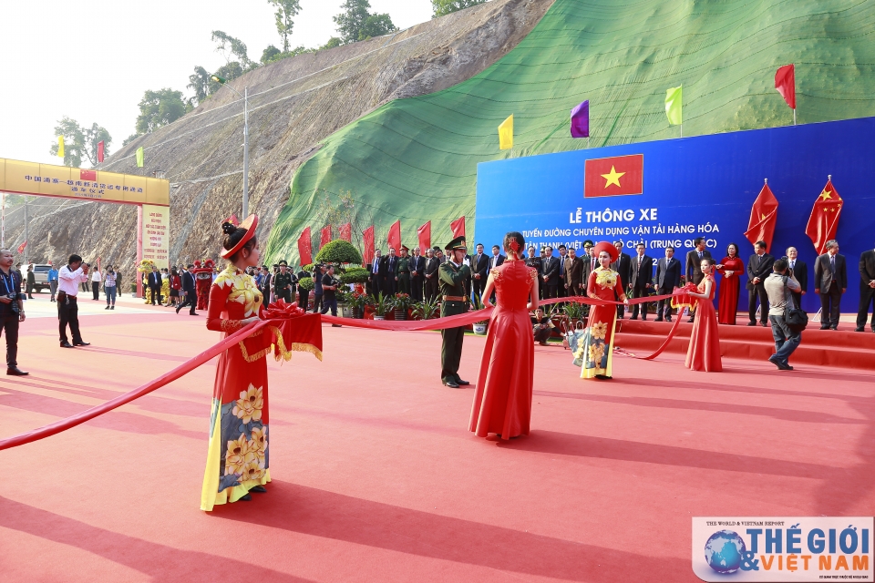 thong xe duong chuyen dung van tai hang hoa cua khau tan thanh viet nam po chai trung quoc