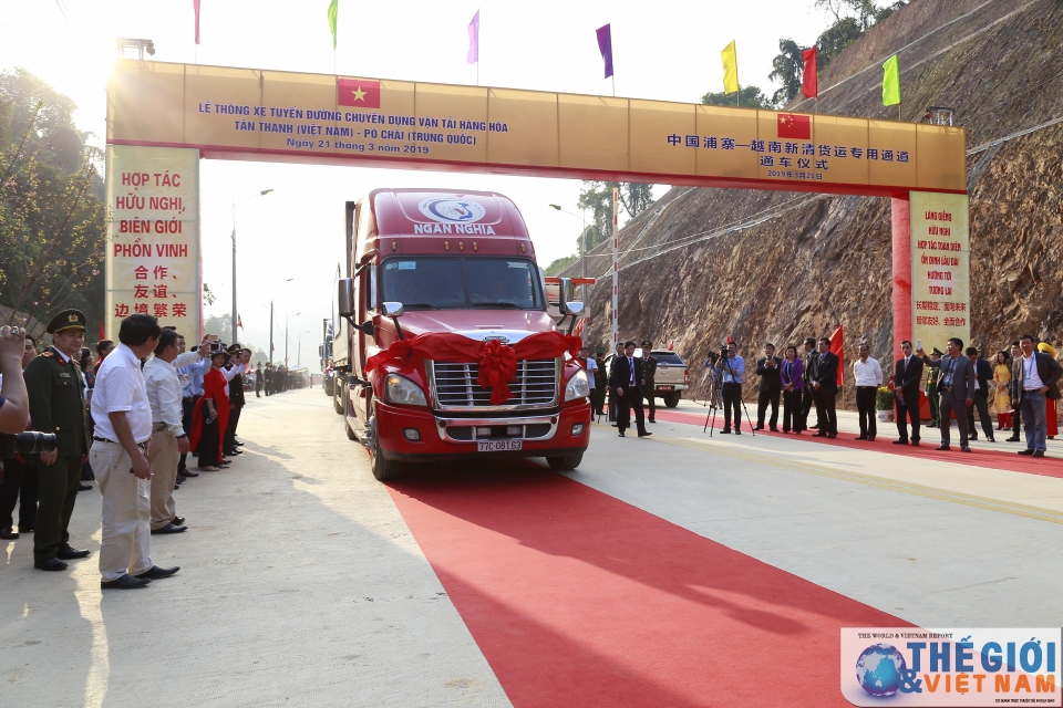 thong xe duong chuyen dung van tai hang hoa cua khau tan thanh viet nam po chai trung quoc