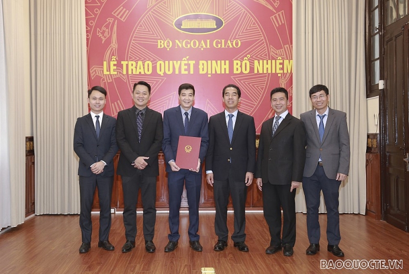 Lãnh đạo Bộ Ngoại giao trao Quyết định bổ nhiệm cán bộ