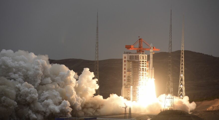 Trung Quốc phóng tên lửa đầu tiên với nhiên liệu hybrid