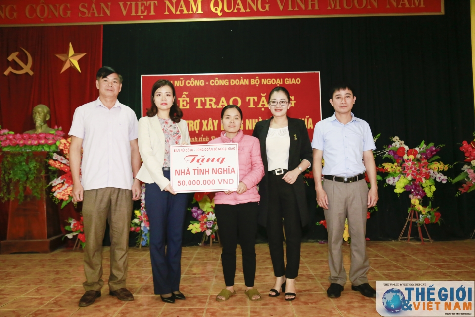 ban nu cong cong doan bo ngoai giao ho tro ho ngheo o tuyen quang xay nha
