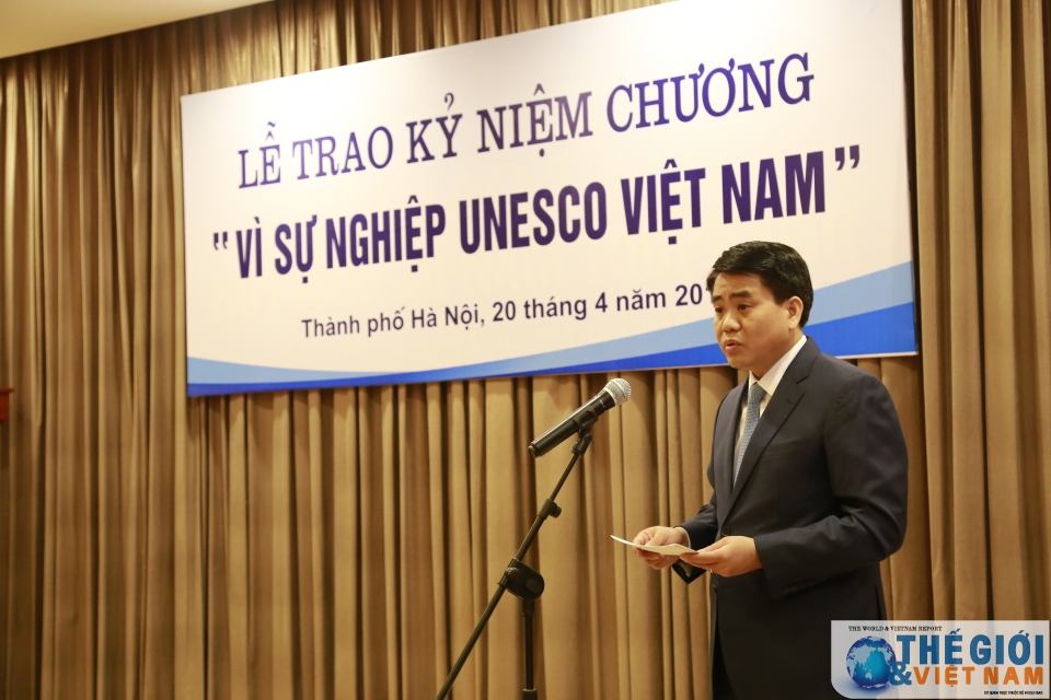 UNESCO Việt Nam trao tặng Kỷ niệm chương cho các cá nhân tiêu biểu của Hà Nội uy ban quoc gia unesco viet nam trao tang ky niem chuong cho cac ca nhan xuat sac